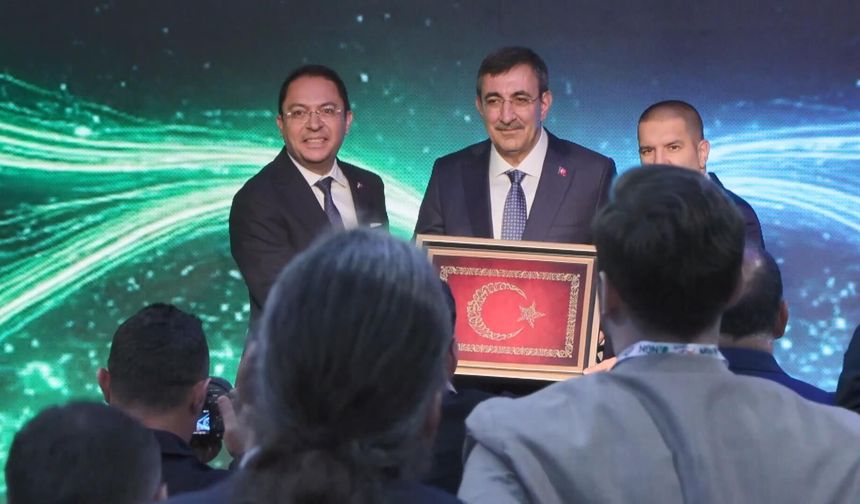 Cevdet Yılmaz: Yeni dönemin petrolü veri olacak