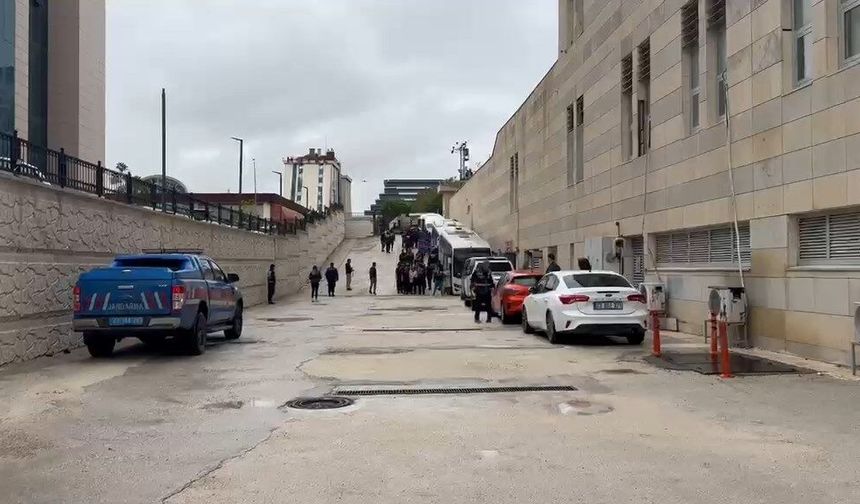 Elazığ'da yoğun bakım usulsüzlüğü: 19 şüpheli adliyede