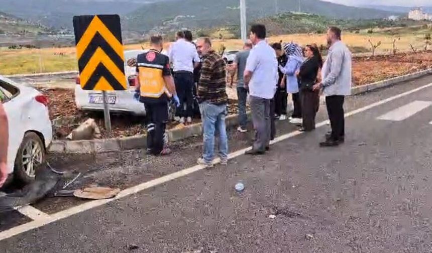 Gaziantep'te İki Otomobil Çarpıştı
