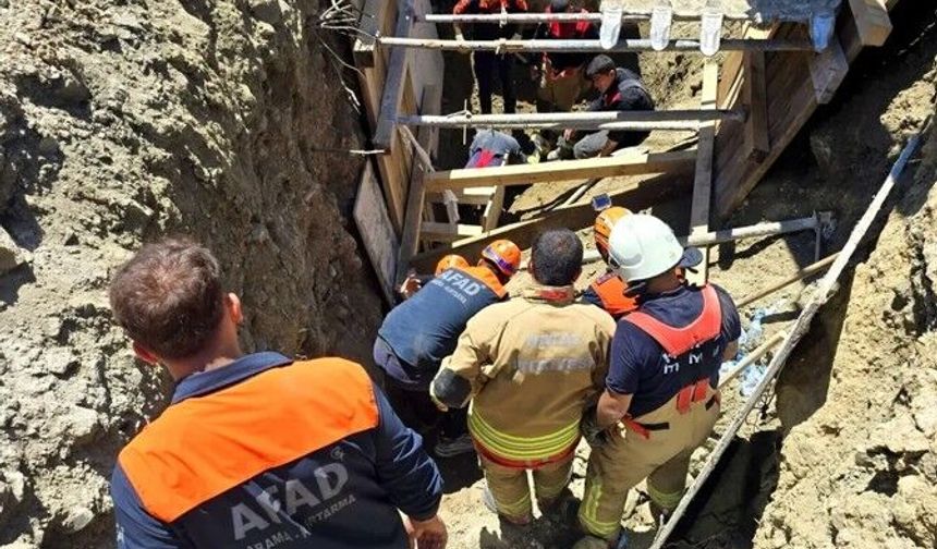 Göçük altında kalan işçi yaralı olarak kurtarıldı