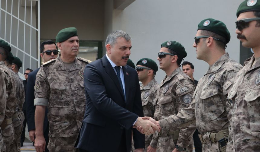 İçişleri Bakanı, Özel Harekat Polisleriyle bayramlaştı