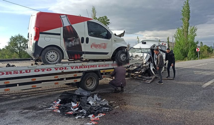 Kayseri'de hafif ticari araç kazası can aldı!