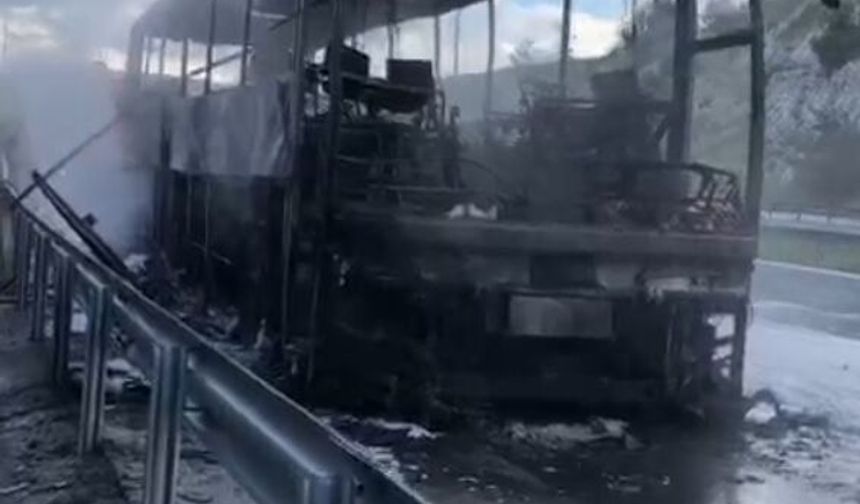 Mersin'de otoyolda yolcu otobüsü yandı
