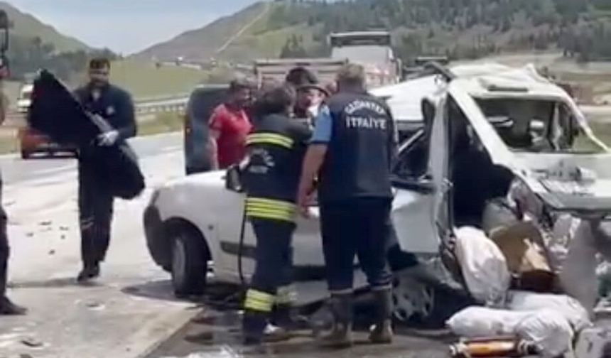 Nurdağı’nda TIR Otomobile Çarptı: 2 Ölü, 2 Yaralı
