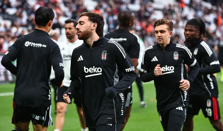 Beşiktaş’ta Büyük Operasyon! 9 Futbolcunun Bileti Kesildi