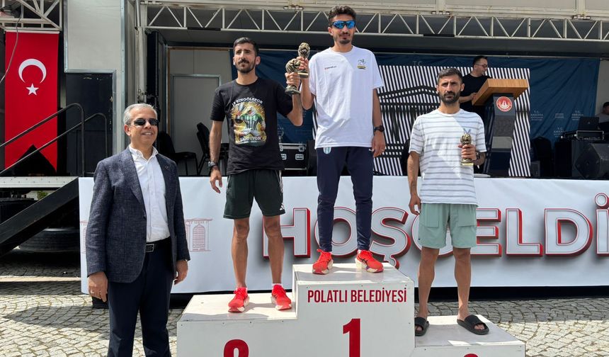 Gordion Yarı Maratonu’nda dereceye giren sporcular ödüllerini aldı
