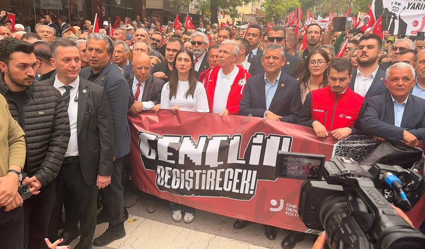Özgür Özel Anıtkabir’de