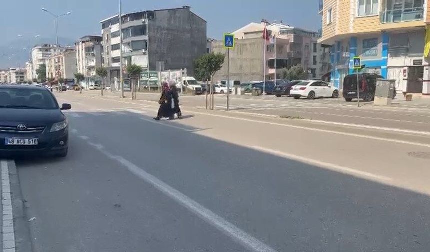 Bursa’da otomobilin çarptığı kadın ağır yaralandı