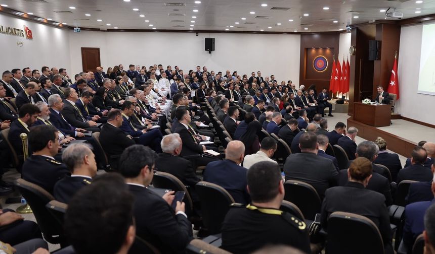 Cevdet Yılmaz Milli Güvenlik Konferansları'nda sunum yaptı