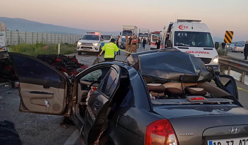 Erzurum'da feci kaza: 3 ölü, 3 yaralı