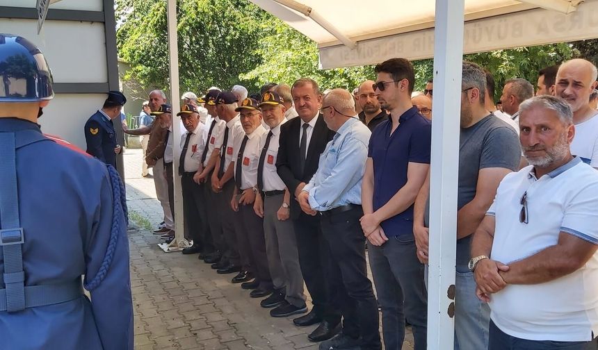 Kıbrıs gazisi törenle defnedildi