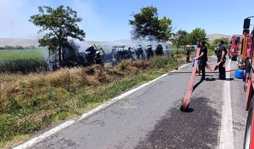 Konya'da devrilen tanker alev topuna dönüştü