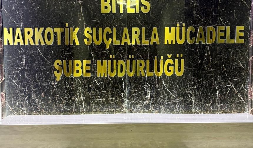 Mide ve bağırsaklarında yarım kilo uyuşturucu çıkan şahıs tutuklandı