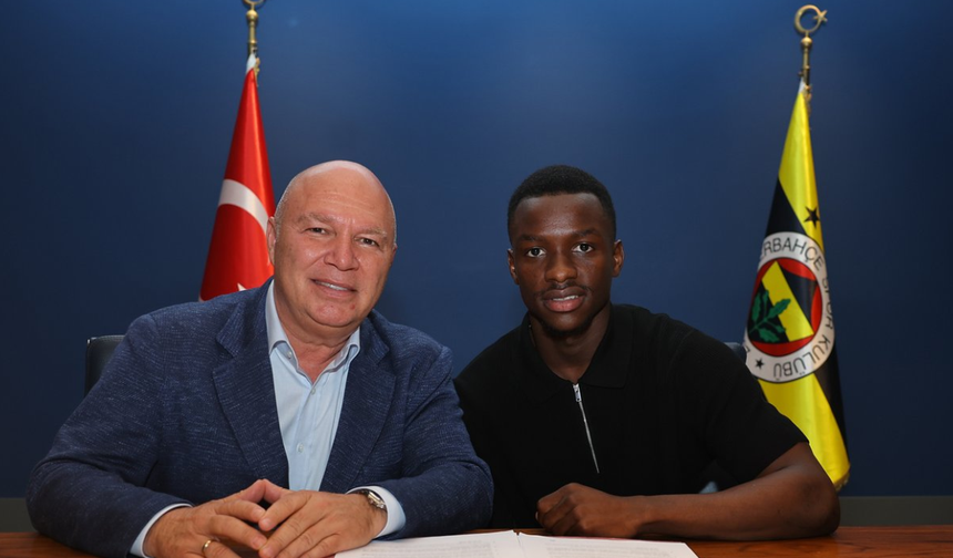 Fenerbahçe'den Transfer! Amara Diouf İmzayı Attı!