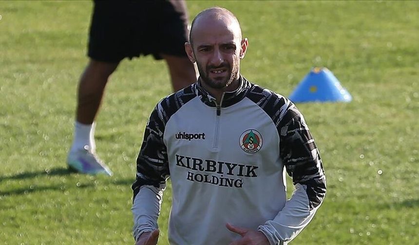 Alanyaspor'da 13 Yıllık Efecan Karaca Dönemi Bitti