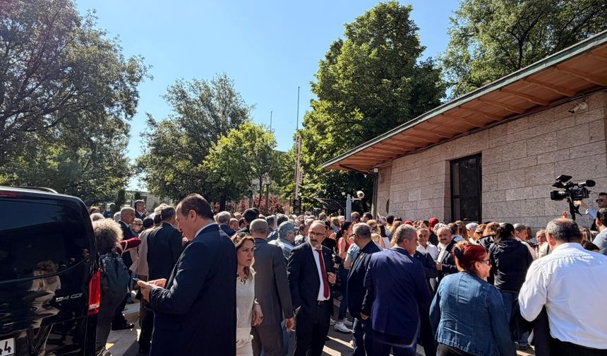 CHP Grup Toplantısına Ziyaretçi Alınacak mı?