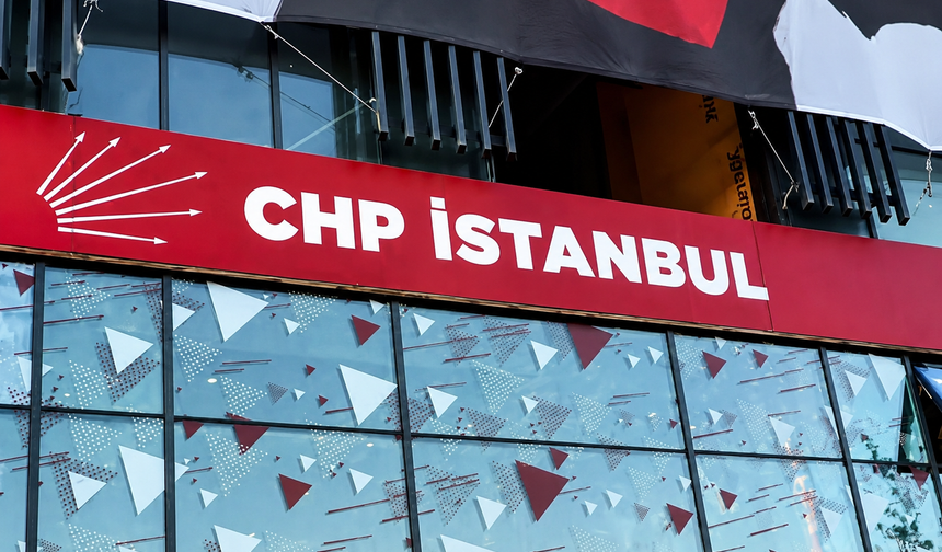 CHP İstanbul İl Başkanlığı’nda pankart gerilimi: Çevik kuvvet binaya girdi