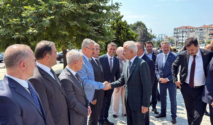 "10 gün maaşların yatmadığı zamanları biliriz"