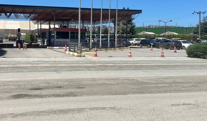 Arkadaşına Şaka Amaçlı 'Bombayla Rehin Tutuluyorum' Mesajı, Başını Yaktı!
