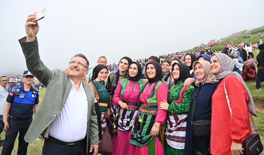 Bakan Uraloğlu Sis Dağı Kültür Şenliği'nde konuştu: "Karadeniz'in kültürü yaşatılıyor"
