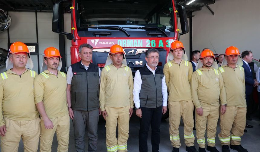Bakan Yumaklı: Orman yangınlarına müdahale süresini 10 dakikaya düşürmeyi hedefliyoruz
