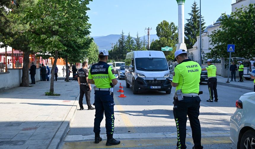 Bolu'da 1755 sürücüye ceza kesildi!