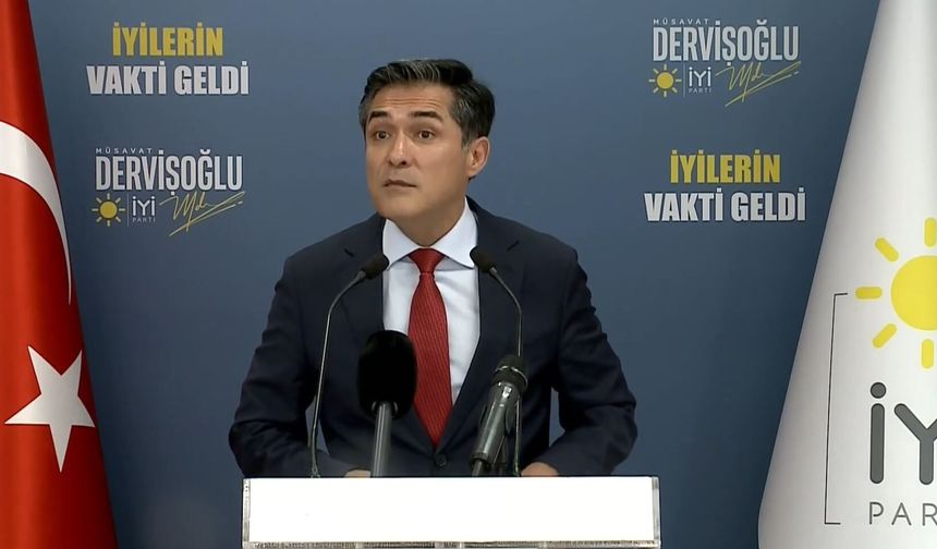 Buğra Kavuncu: Önce Cumhuriyet fikriyle, Atatürk'le ve Kurtuluş Savaşı'yla barışın