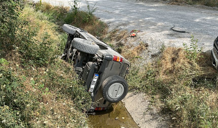 Cip, su kanalına devrildi: 3 yaralı