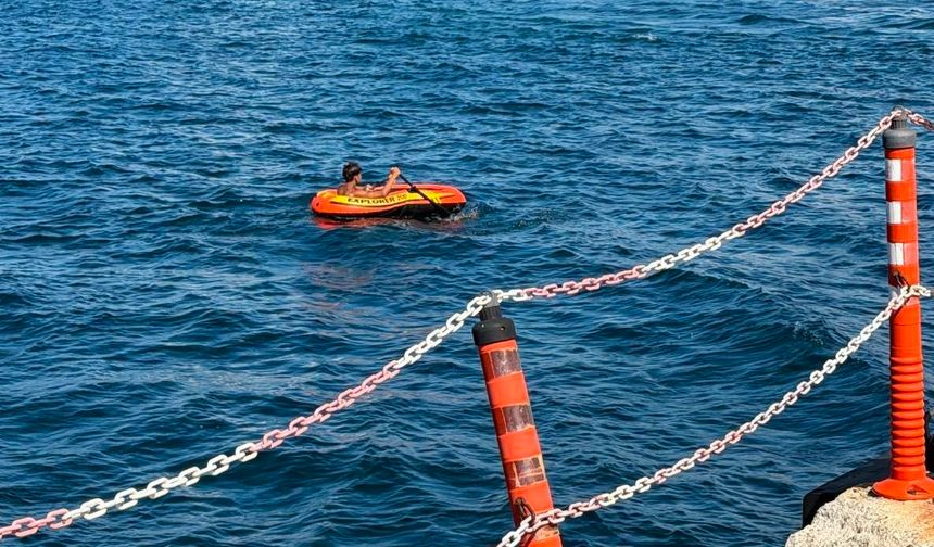 Denizde sürüklenen botu Sahil Güvenlik ekipleri kurtardı