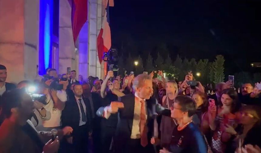 Fransa ve Belçika Büyükelçilerinden 'Erik Dalı' Gösterisi
