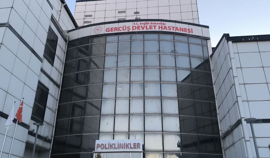 İnşaat İskelesi Çöktü, 3 İşçi Metrelerce Yükseklikten Düştü