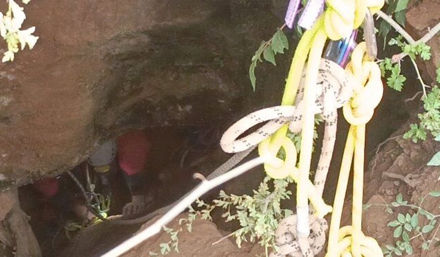 Mağarada bulunan cansız beden yoğun metan gazından nedeniyle çıkarılamadı