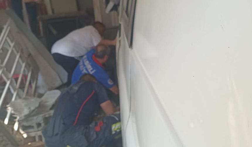Osmaniye'de minibüs, kıraathanede oturanlara çarptı: 1 ölü