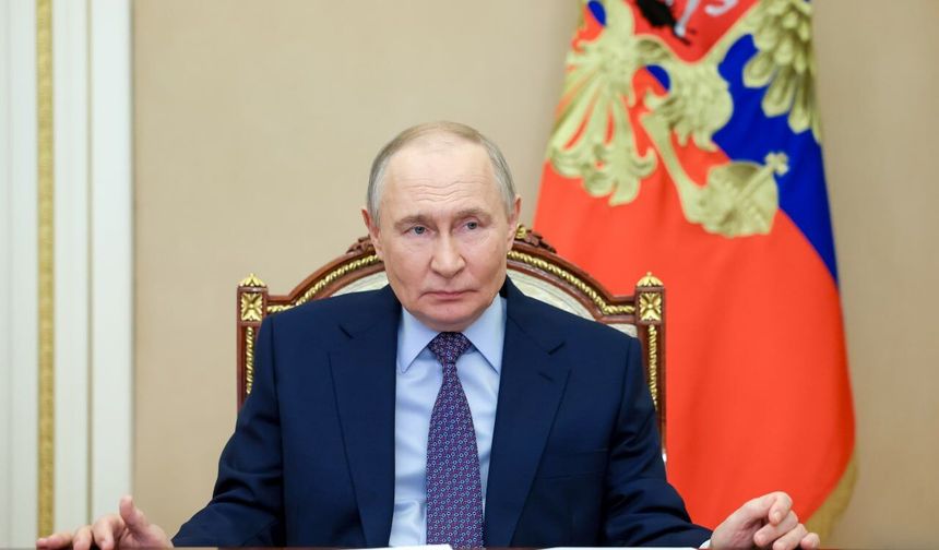 Putin'den Rus donanmasına talimat: Gemiye el koyma girişimlerine sert karşılık verilecek