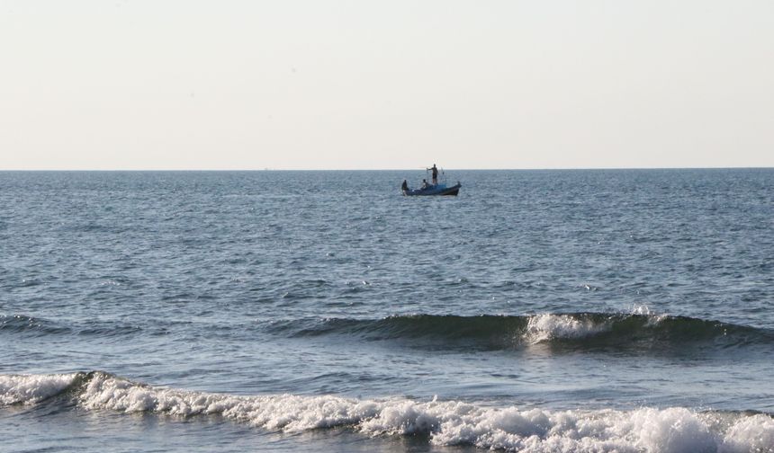 Samsun'da tekne alabora oldu: 3 kişi kayıp
