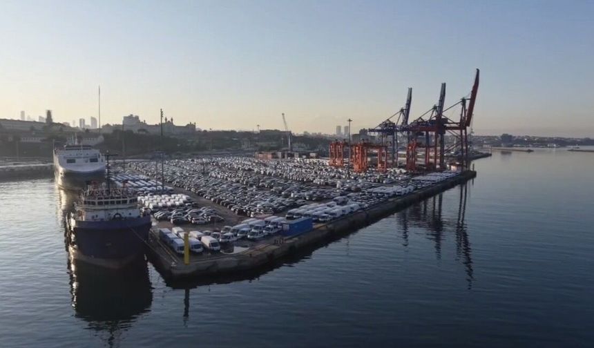 Sıfır Otomobiller Haydarpaşa Limanı'nda Bekliyor