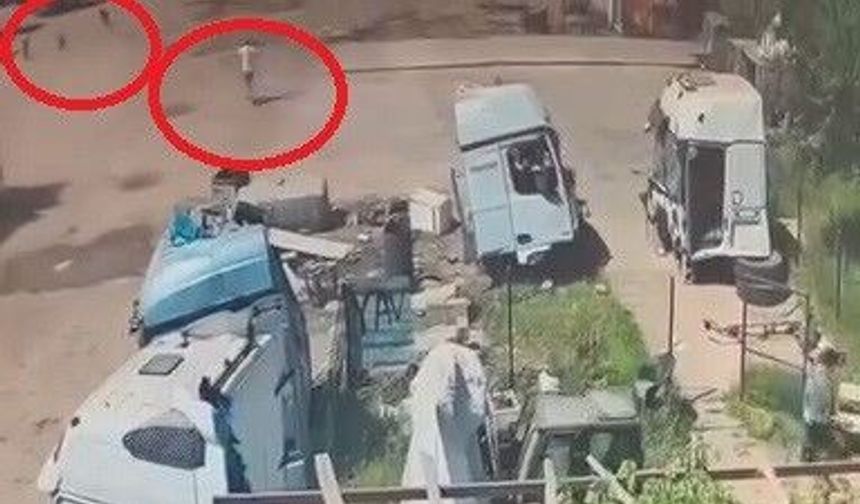 Şırnak'ta başıboş köpeklerin saldırdığı çocuk babası ve amcasının yardımıyla kurtuldu