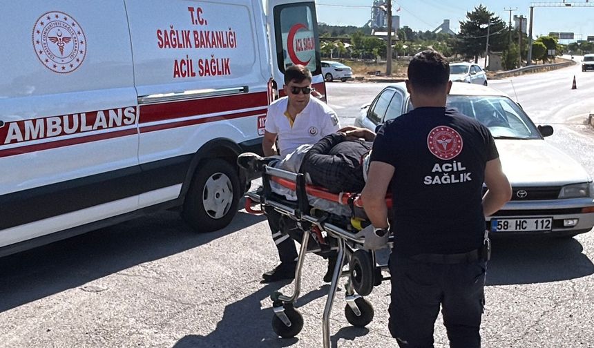 Sivas'ta iki kamyonet çarpıştı: 5 yaralı