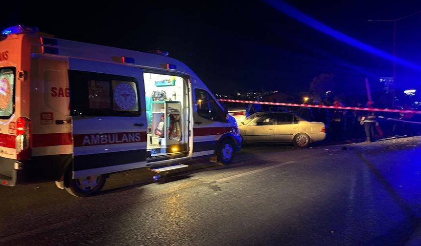 Sivas'ta iki otomobil çarpıştı: 5 kişi yaralandı