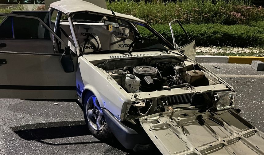Sivas'ta otomobil takla attı: 1'i ağır 3 yaralı