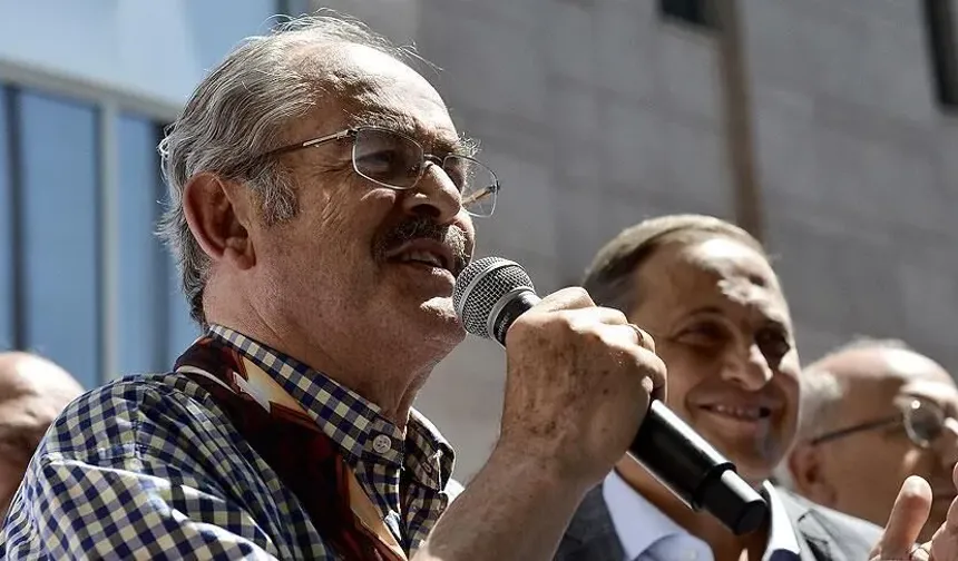 Yılmaz Büyükerşen CHP’den istifa etti