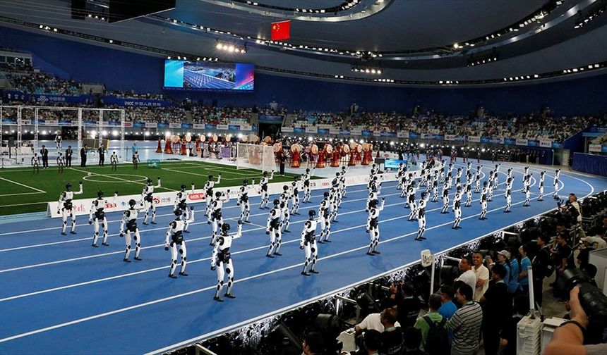 İnsansı robotlar yarış pistinde: Usain Bolt'un rekorunu geride bıraktı