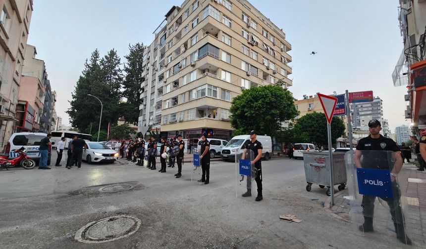 Adana’da Alparslan Kuytul’un evinde dikkat çeken polis hareketliliği