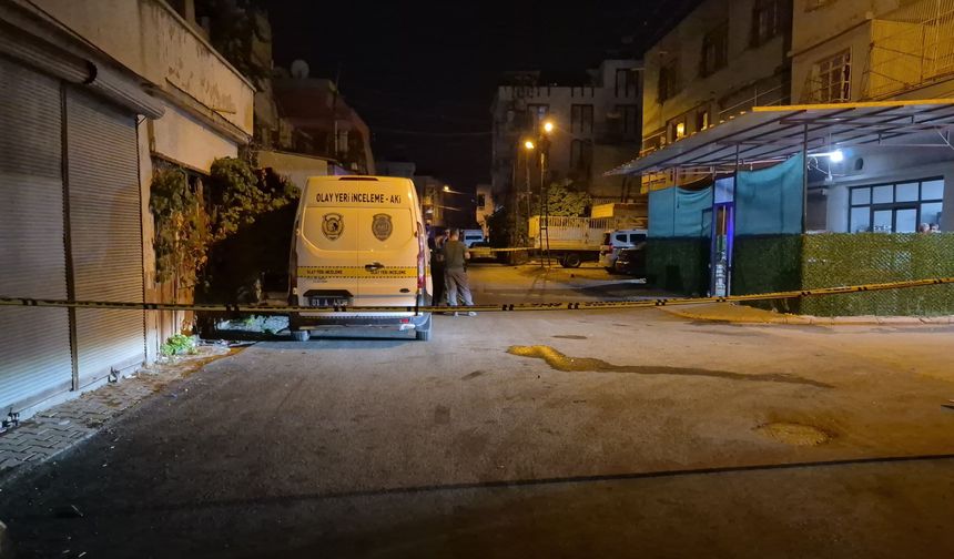 Adana'da Kahvehaneye Silahlı Saldırı
