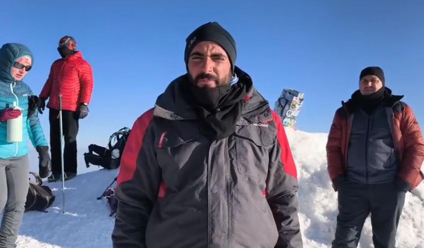 Ağrı Dağı'na 3 bini aşkın dağcı tırmandı