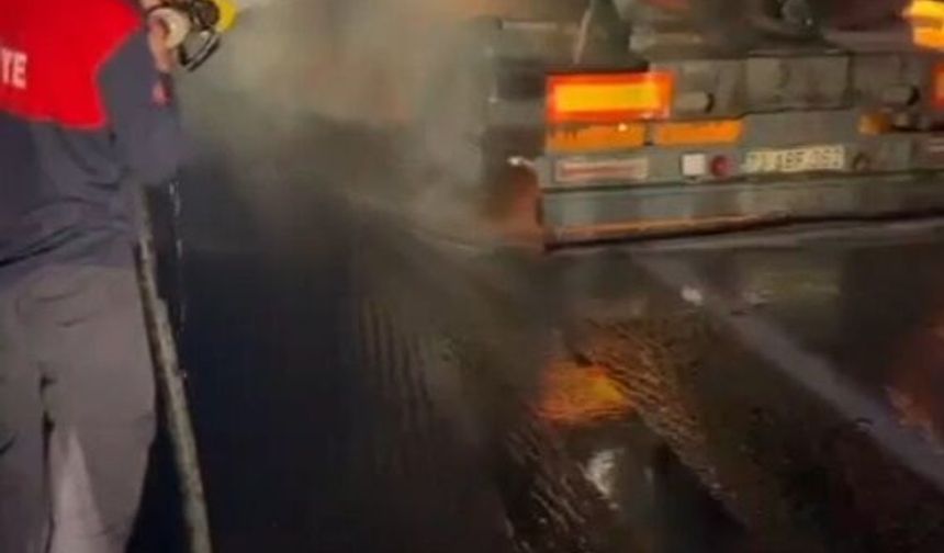 Akaryakıt tankeri otoyolda yandı