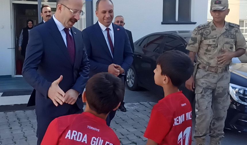 Ardahan valisinden çocuklara esprili cevap