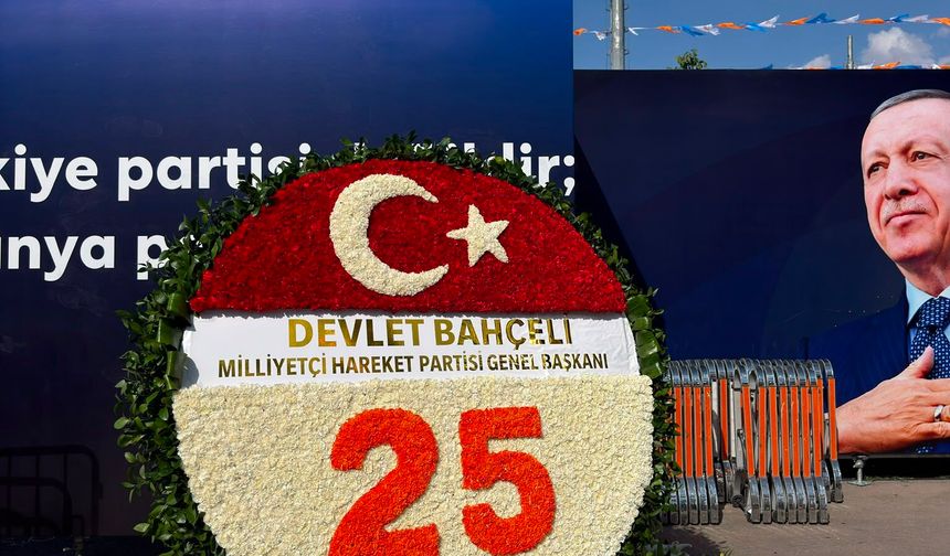Bahçeli'den AK Parti'nin 25'inci yılına özel çelenk