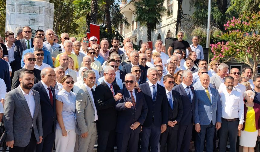 Bursa'da CHP'den toplu istifa! 6 belediye başkanı ve yüzlerce isim Yeni Parti'ye geçti