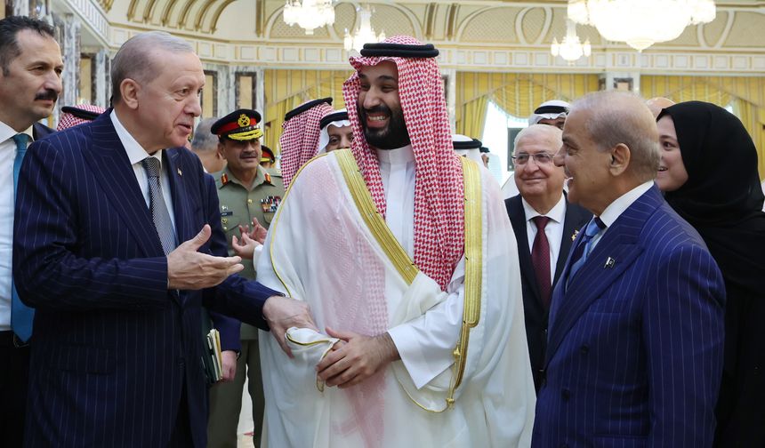 Cumhurbaşkanı Erdoğan Mekke Ortak Savunma Anlaşması'nı imzaladı